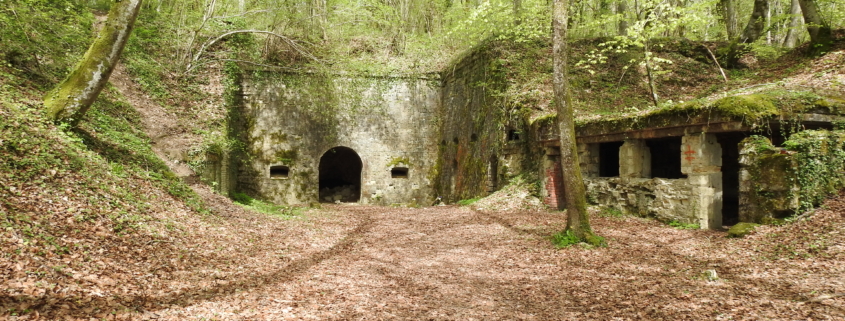 entree van het fort, aan de Verdun-zijde: perfect beschermd.